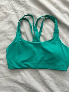 Fabletics Principal Low Impact Sports Bra in Kelly Green